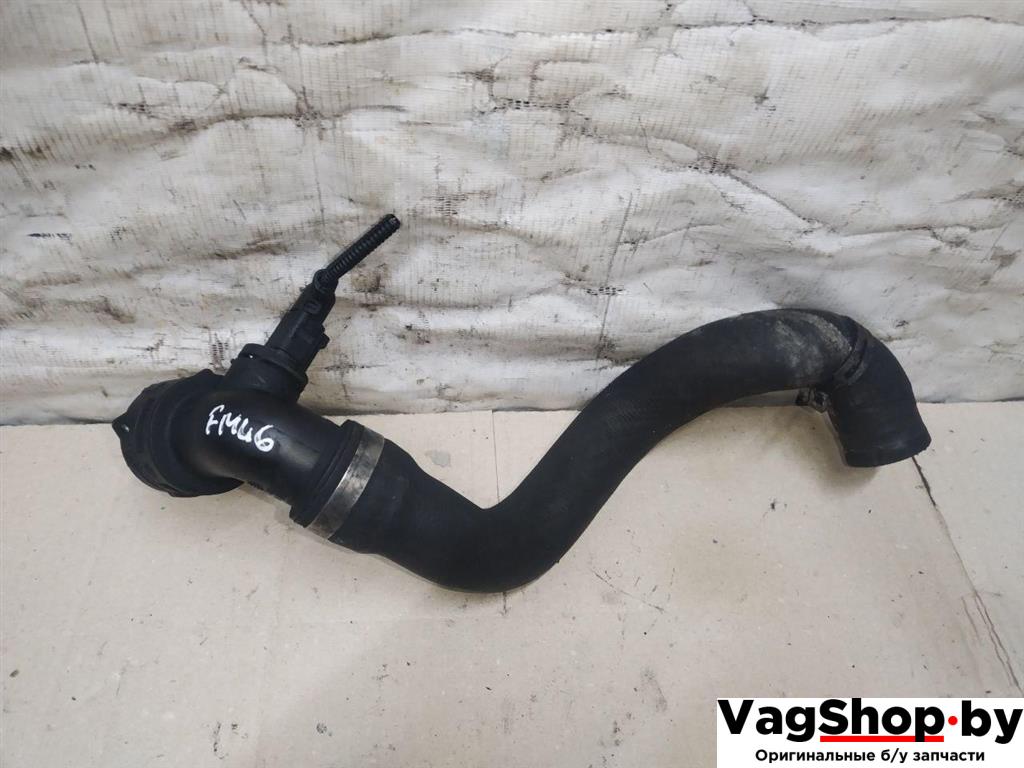 патрубок (трубопровод, шланг) Volkswagen Touareg 1 поколение 2006, 2.5 л., TDi, BAC, дизель, АКПП, синий, внедорожник 5 дв., полный привод, 7L6122291M - фото №1