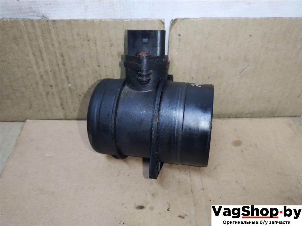 расходомер воздуха Audi A4 B7 2006, 2.0 л., TDi, BPW, дизель, МКПП, черный, универсал, передний привод, 074906461B - фото №1