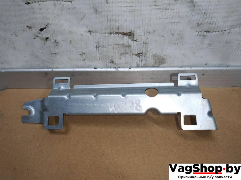 кронштейн (крепление) Audi A8 D4/4H 2011, 3.0 л., TDi, CDT, дизель, АКПП, синий, седан, полный привод, 4H0907113A - фото №1