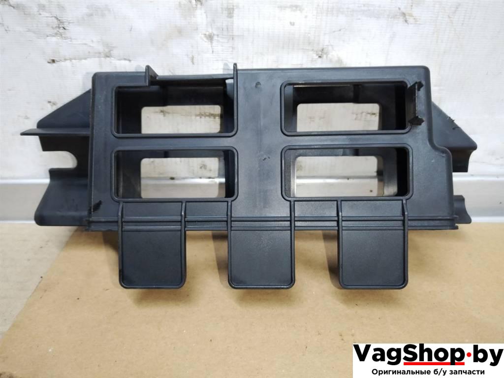 кронштейн (крепление) Audi A8 D4/4H 2011, 3.0 л., TDi, CDT, дизель, АКПП, синий, седан, полный привод, 4H0907647A - фото №1