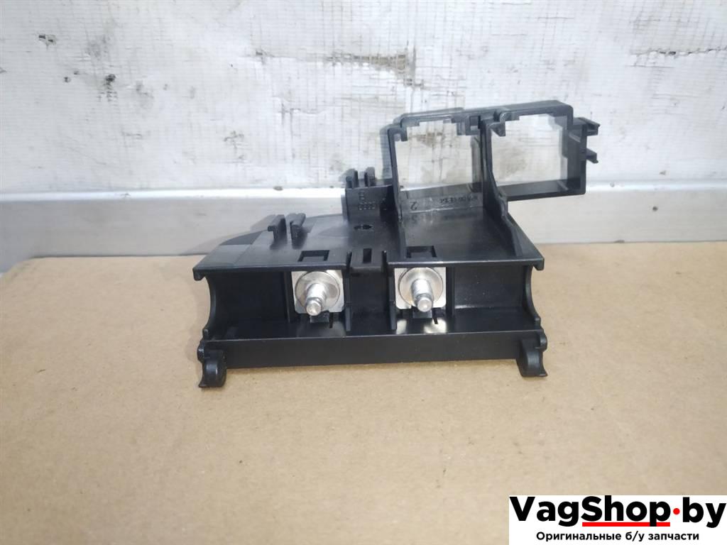 кронштейн (крепление) Audi A8 D4/4H 2011, 3.0 л., TDi, CDT, дизель, АКПП, синий, седан, полный привод, 4H0937545B - фото №1