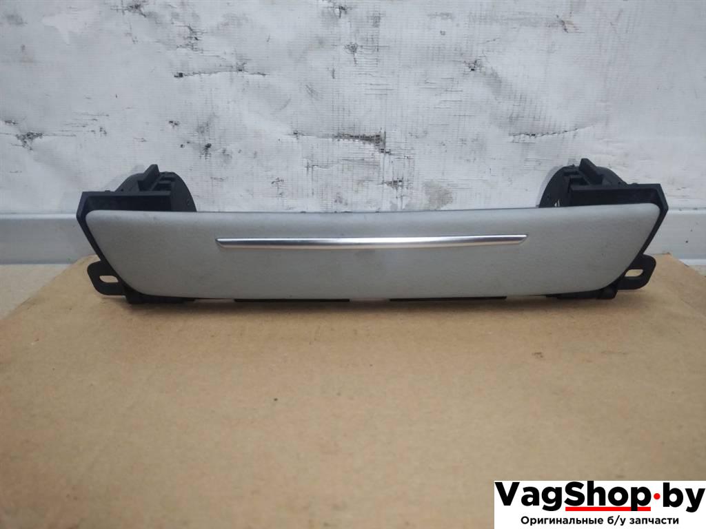 накладка на торпедо (консоль) Audi A8 D4/4H 2011, 3.0 л., TDi, CDT, дизель, АКПП, синий, седан, полный привод, 4H0858381A - фото №1