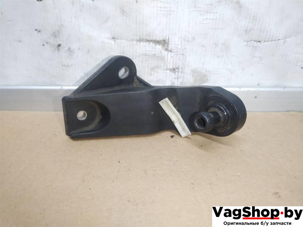 Кронштейн воздушного фильтра Audi A8 D4/4H 2011, 3.0 л., TDi, CDT, дизель, АКПП, синий, седан, полный привод, 4H0133570A - фото №1