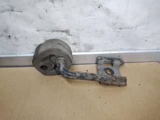 кронштейн глушителя Volkswagen Caddy 3 поколение [рестайлинг] 2011, 1.6 л., TDi, CAY, дизель, МКПП, белый, фургон, передний привод, 2K0253144D, 8D0253147