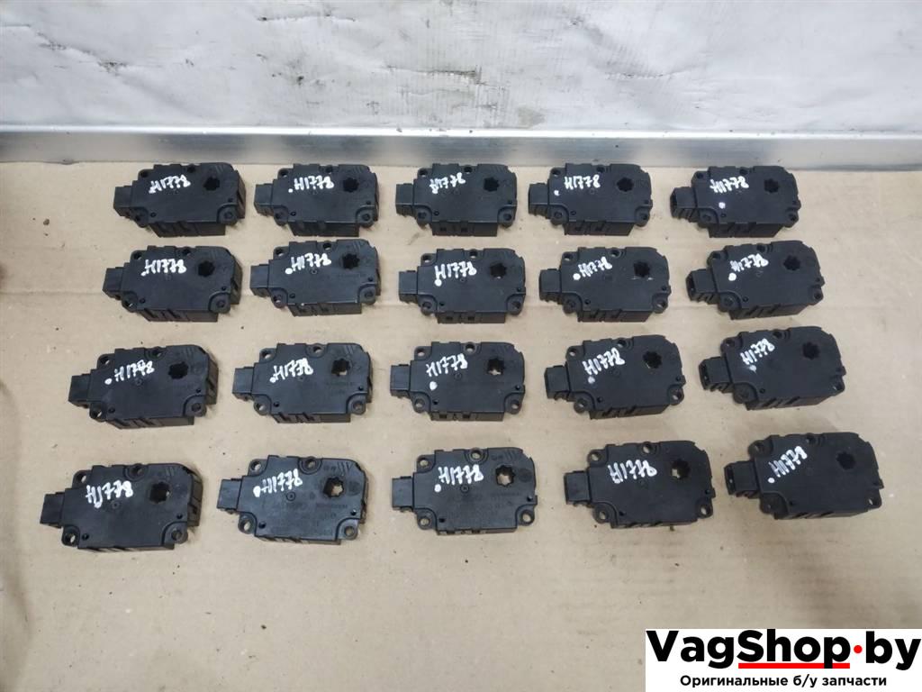 моторчик заслонки печки Audi A8 D4/4H 2011, 3.0 л., TDi, CDT, дизель, АКПП, синий, седан, полный привод, CZ1139300853 - фото №1