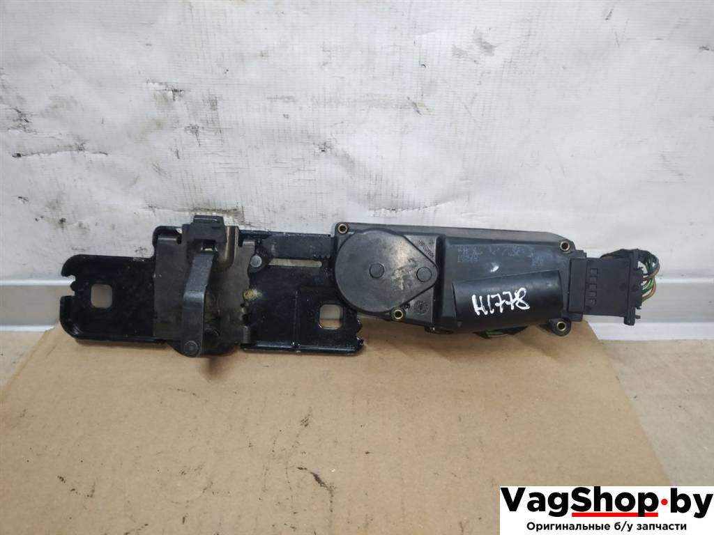 замок багажника Audi A8 D4/4H 2011, 3.0 л., TDi, CDT, дизель, АКПП, синий, седан, полный привод, 4H0827383 - фото №1