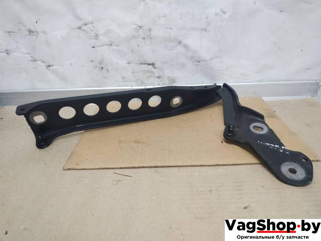 петля капота Audi A8 D4/4H 2011, 3.0 л., TDi, CDT, дизель, АКПП, синий, седан, полный привод, 4H0823302D - фото №1