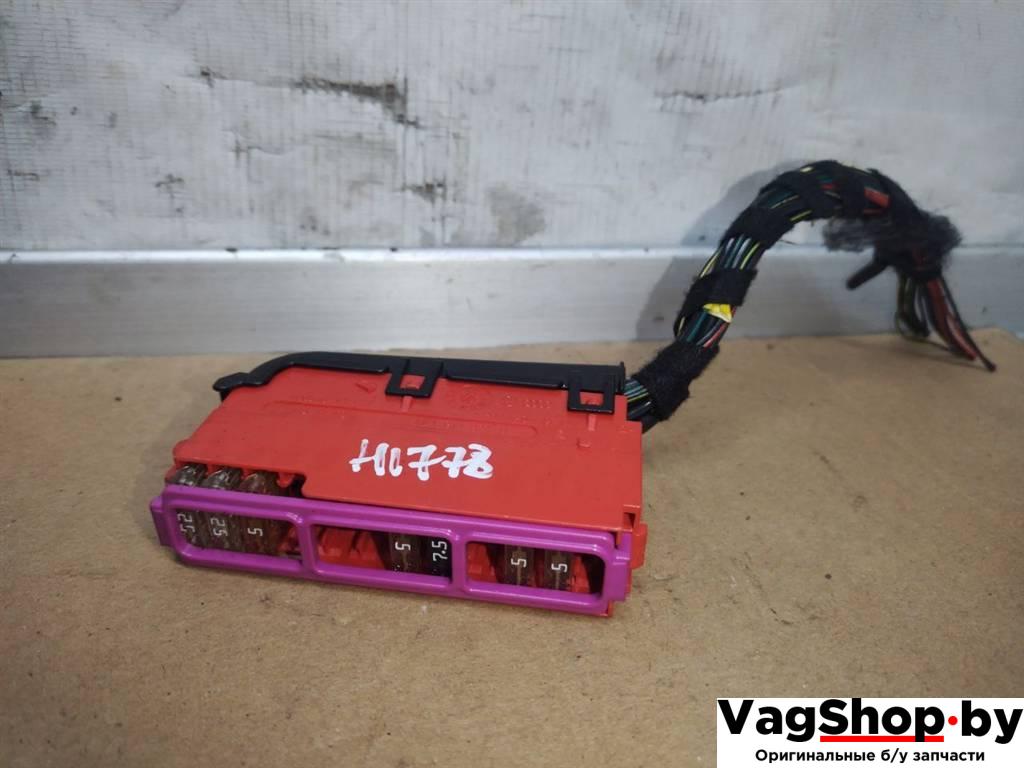 блок предохранителей Audi A8 D4/4H 2011, 3.0 л., TDi, CDT, дизель, АКПП, синий, седан, полный привод, 4F1941824B - фото №1