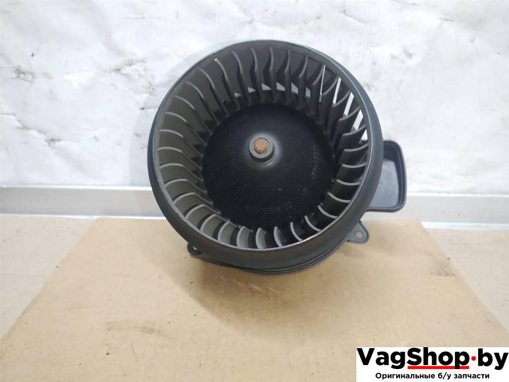 моторчик печки Audi A8 D4/4H 2011, 3.0 л., TDi, CDT, дизель, АКПП, синий, седан, полный привод, 4H2820021B - фото №1