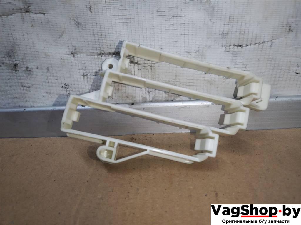 кронштейн (крепление) Audi A8 D4/4H 2011, 3.0 л., TDi, CDT, дизель, АКПП, синий, седан, полный привод, 4H0971845AC - фото №1