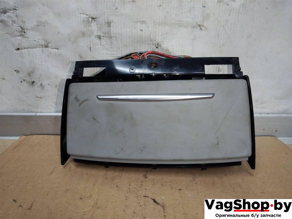 пепельница Audi A8 D4/4H 2011, 3.0 л., TDi, CDT, дизель, АКПП, синий, седан, полный привод, 4H0864051B - фото №1