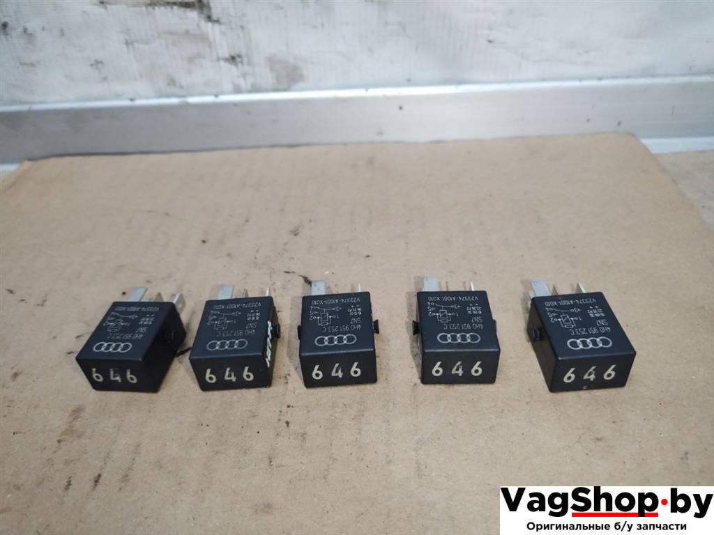 реле (прочие) Audi A8 D4/4H 2011, 3.0 л., TDi, CDT, дизель, АКПП, синий, седан, полный привод, 646, 4H0951253C - фото №1