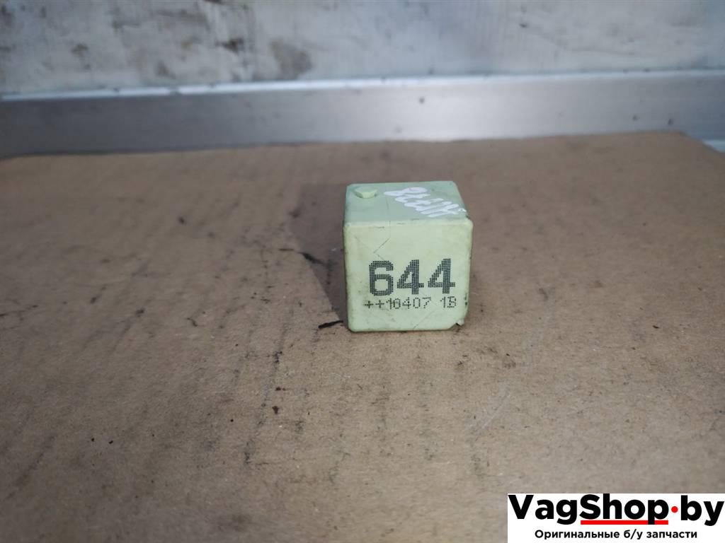 реле (прочие) Audi A8 D4/4H 2011, 3.0 л., TDi, CDT, дизель, АКПП, синий, седан, полный привод, 644, 4H0951253 - фото №1