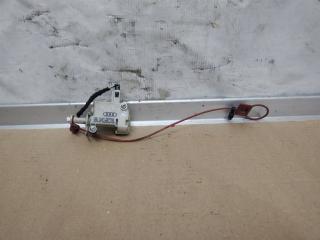 активатор замка крышки топливного бака Audi A8 D3/4E [2-й рестайлинг] 2008, 4.2 л., FSI, BVJ, бензин, АКПП, серый, седан, полный привод, 4E0862150