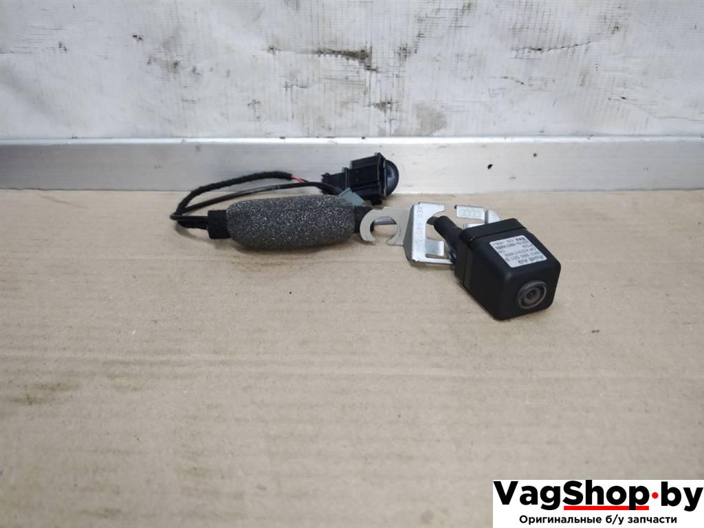 камера заднего вида Audi A8 D4/4H 2011, 3.0 л., TDi, CDT, дизель, АКПП, синий, седан, полный привод, 8K0980551B, 4E0980553A - фото №1