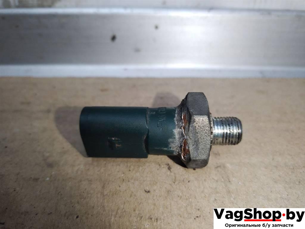 датчик давления масла Audi A8 D4/4H 2011, 3.0 л., TDi, CDT, дизель, АКПП, синий, седан, полный привод, 059919081G - фото №1