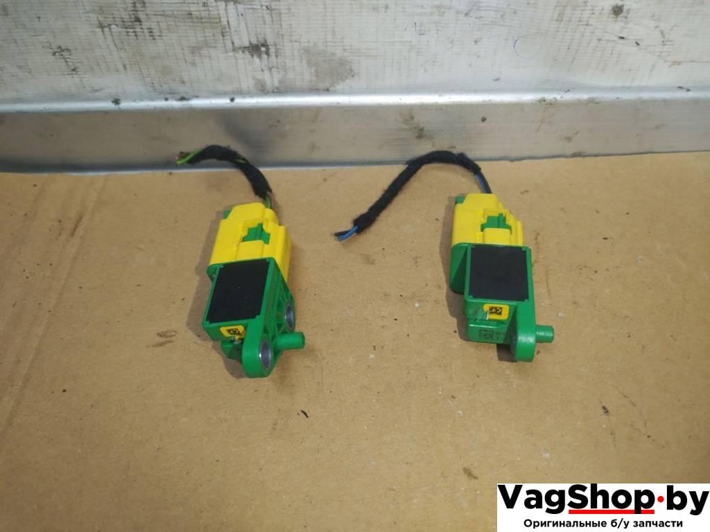 датчик удара Audi Q5 8R 2011, 3.0 л., TDi, CCW, дизель, АКПП, серый, внедорожник 5 дв., полный привод, 1K0909606C, 8K0973323S - фото №1