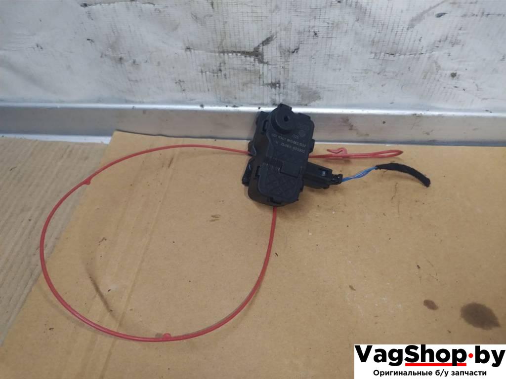 активатор замка крышки топливного бака Audi Q5 8R 2011, 3.0 л., TDi, CCW, дизель, АКПП, серый, внедорожник 5 дв., полный привод, 8K0862153F - фото №1
