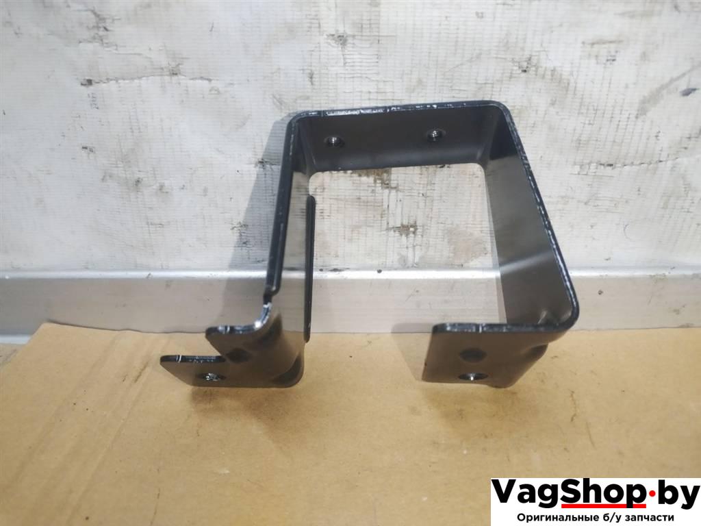 кронштейн (крепление) Audi Q5 8R 2011, 3.0 л., TDi, CCW, дизель, АКПП, серый, внедорожник 5 дв., полный привод, 8R0813383H - фото №1