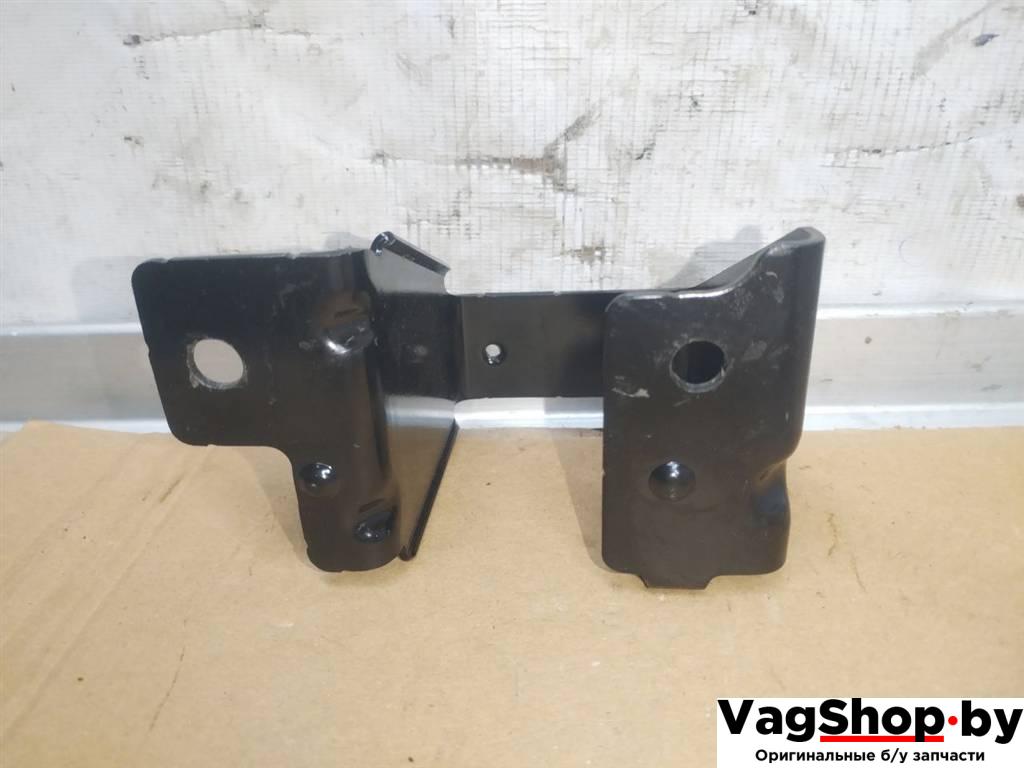 кронштейн (крепление) Audi Q5 8R 2011, 3.0 л., TDi, CCW, дизель, АКПП, серый, внедорожник 5 дв., полный привод, 8R0813384H - фото №1