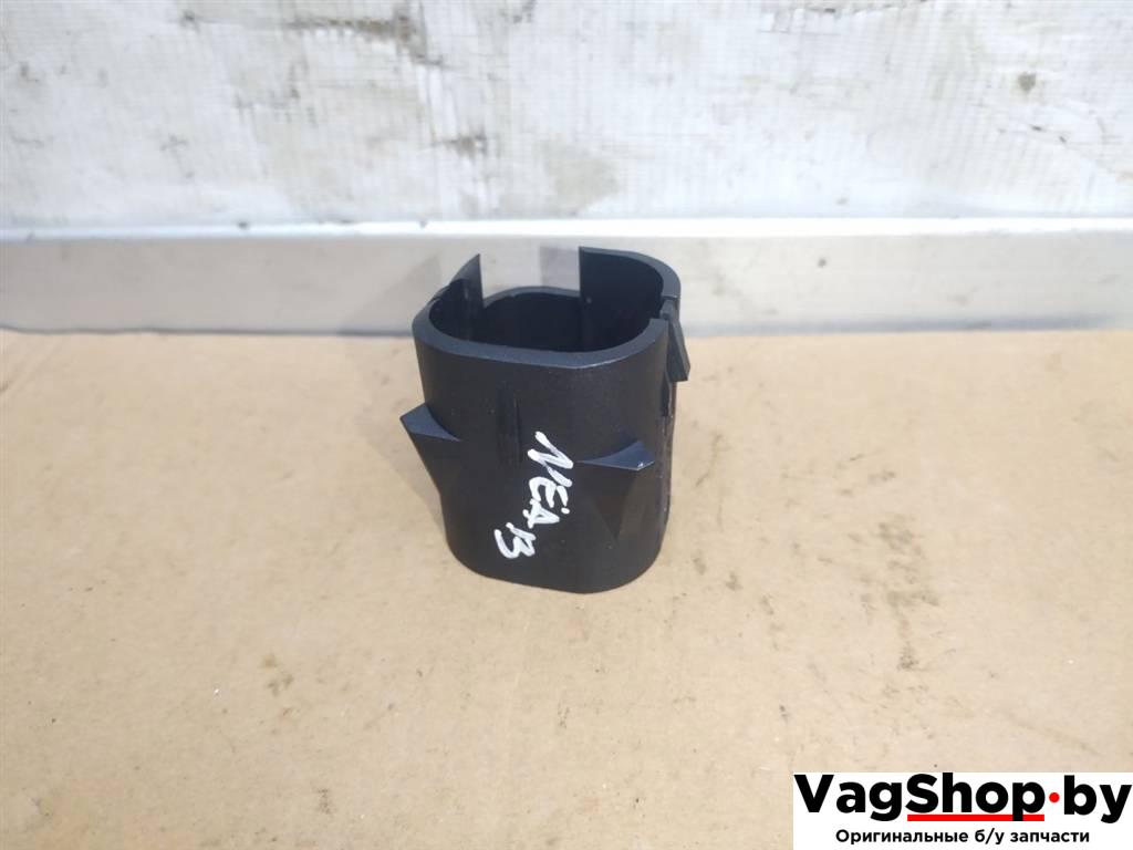 кронштейн (крепление) Audi Q7 4L 2007, 3.0 л., TDi, BUG, дизель, АКПП, черный, внедорожник 5 дв., полный привод, 4L0827597 - фото №1