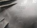 накладка под фонарь правый Audi Q7 4L 2007, 3.0 л., TDi, BUG, дизель, АКПП, черный, внедорожник 5 дв., полный привод, 4L0945426 - фото №4