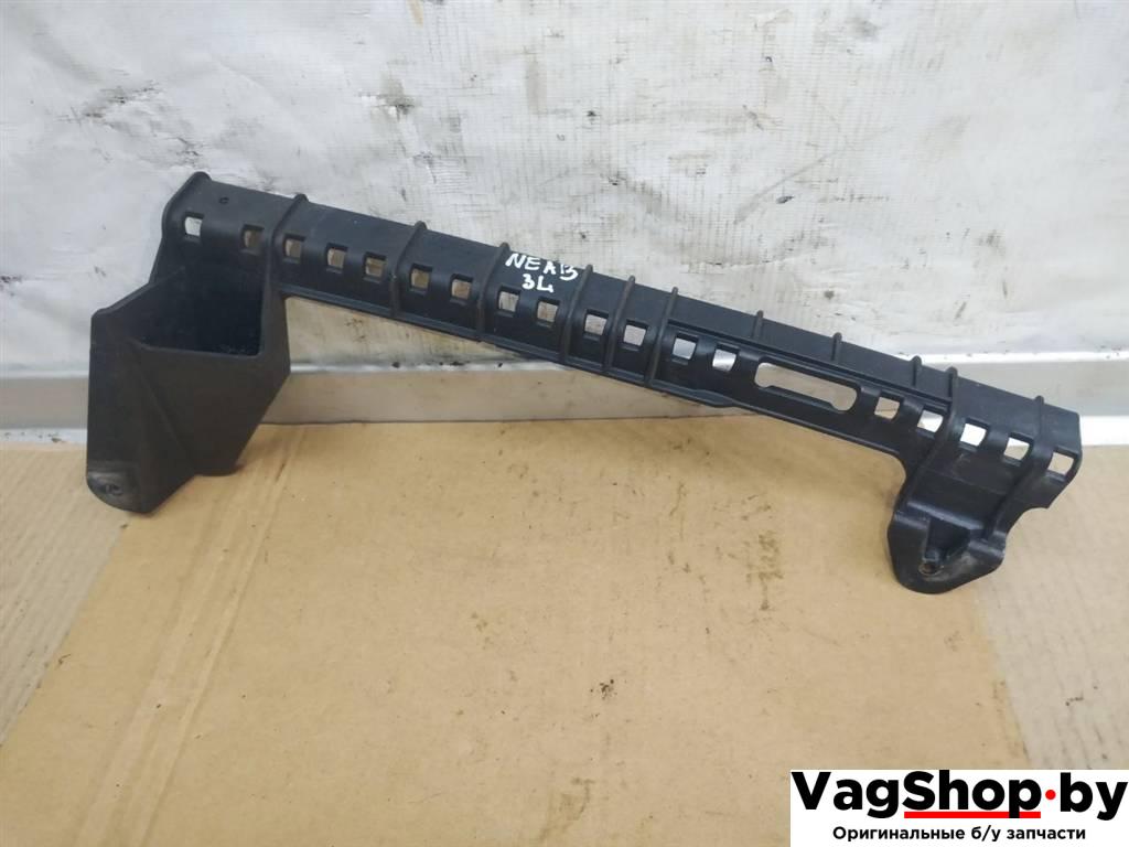 направляющая стекла Audi Q7 4L 2007, 3.0 л., TDi, BUG, дизель, АКПП, черный, внедорожник 5 дв., полный привод, 4L0839067 - фото №1