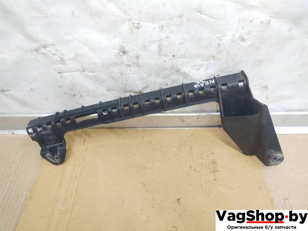 направляющая стекла Audi Q7 4L 2007, 3.0 л., TDi, BUG, дизель, АКПП, черный, внедорожник 5 дв., полный привод, 4L0839068 - фото №1