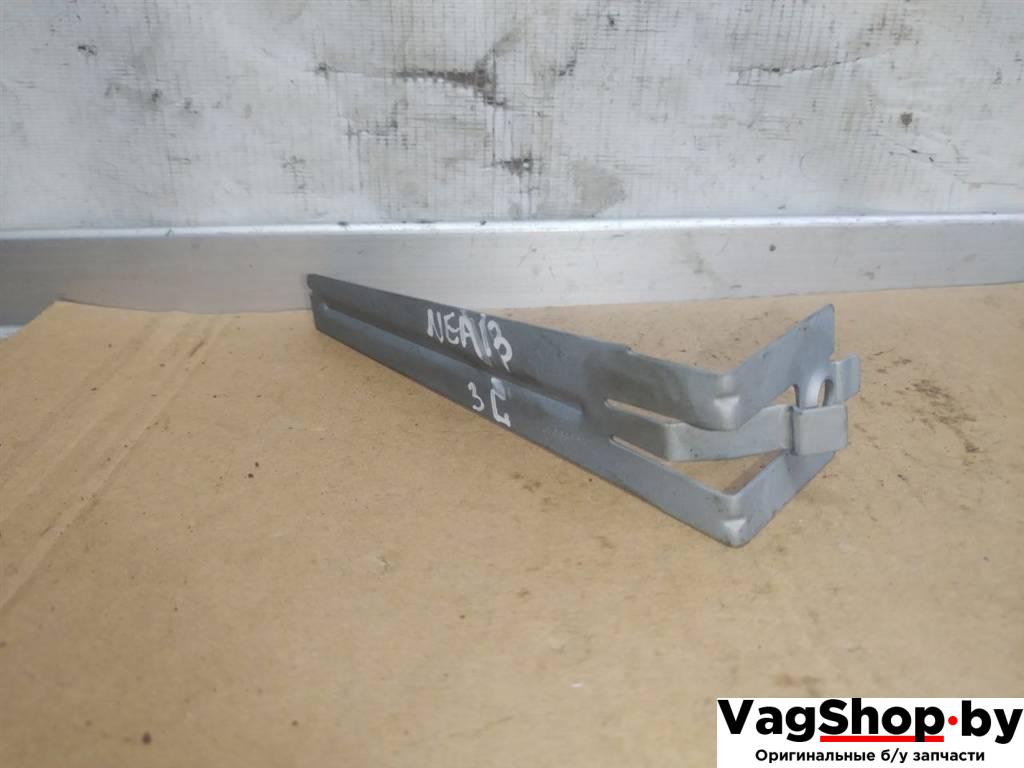 кронштейн (крепление) Audi Q7 4L 2007, 3.0 л., TDi, BUG, дизель, АКПП, черный, внедорожник 5 дв., полный привод, 4L0839957 - фото №1