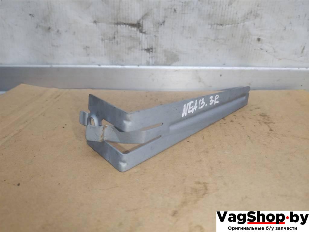 кронштейн (крепление) Audi Q7 4L 2007, 3.0 л., TDi, BUG, дизель, АКПП, черный, внедорожник 5 дв., полный привод, 4L0839958 - фото №1