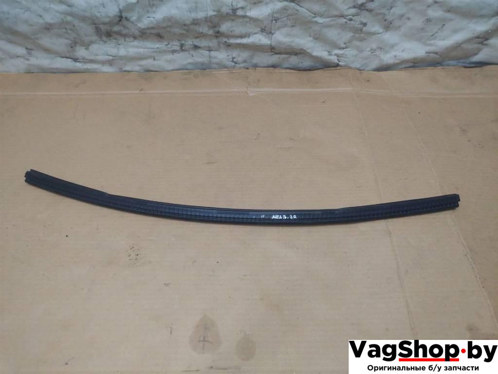 уплотнитель Audi Q7 4L 2007, 3.0 л., TDi, BUG, дизель, АКПП, черный, внедорожник 5 дв., полный привод, 4L0839480 - фото №1