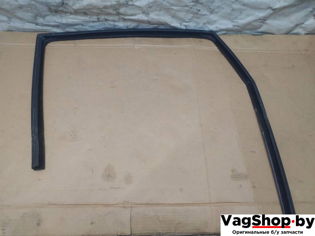 направляющая стекла Audi Q7 4L 2007, 3.0 л., TDi, BUG, дизель, АКПП, черный, внедорожник 5 дв., полный привод, 4L0839439 - фото №1