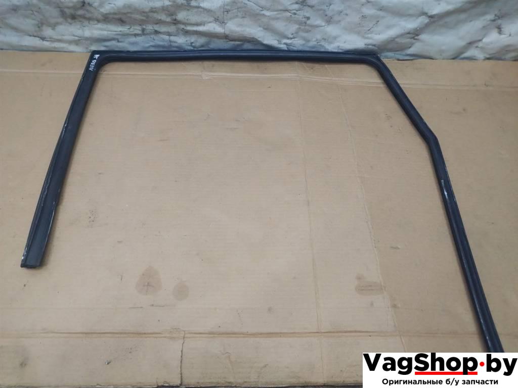 направляющая стекла Audi Q7 4L 2007, 3.0 л., TDi, BUG, дизель, АКПП, черный, внедорожник 5 дв., полный привод, 4L0839440 - фото №1