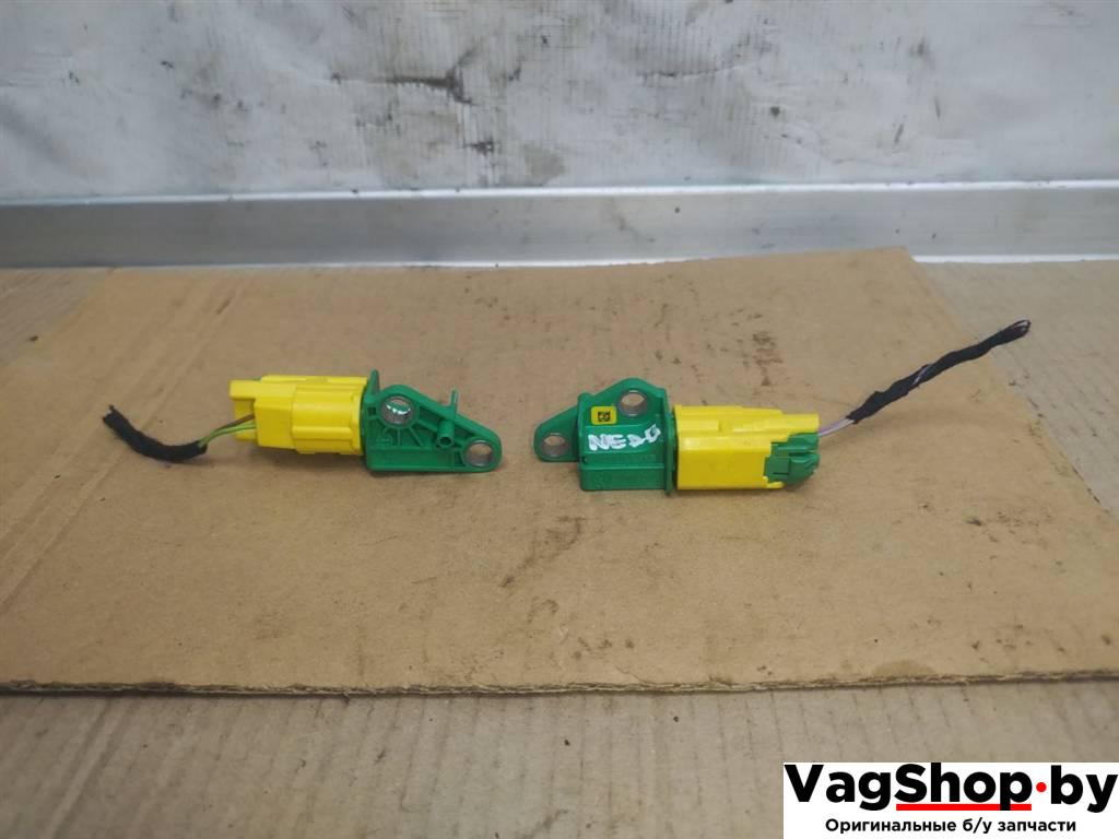 датчик удара Audi Q7 4L 2007, 3.0 л., TDi, BUG, дизель, АКПП, черный, внедорожник 5 дв., полный привод, 1K0909606C - фото №1