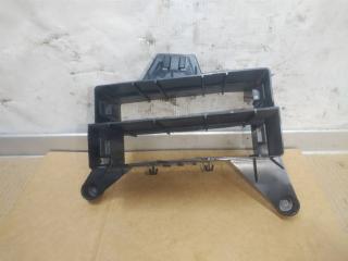 кронштейн (крепление) Volkswagen Touareg 2 поколение 2012, 3.6 л., FSI, CGR, бензин, АКПП, серебро, внедорожник 5 дв., полный привод, 7P6907179