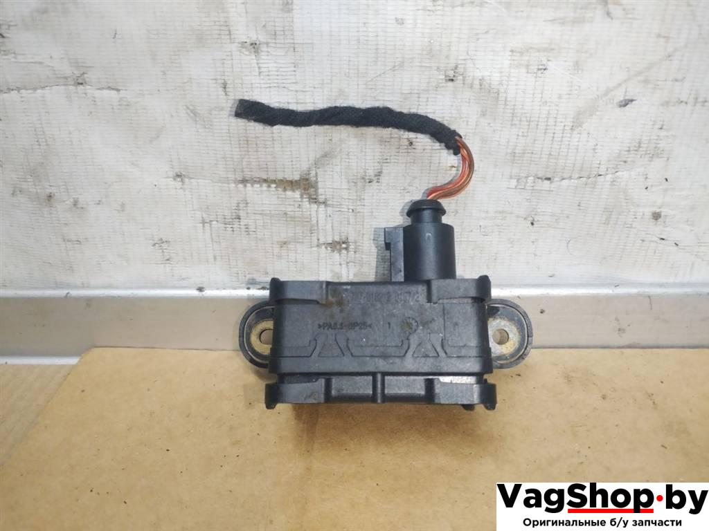 датчик ускорения Volkswagen Touareg 2 поколение 2012, 3.6 л., FSI, CGR, бензин, АКПП, серебро, внедорожник 5 дв., полный привод, 7P0907652 - фото №1