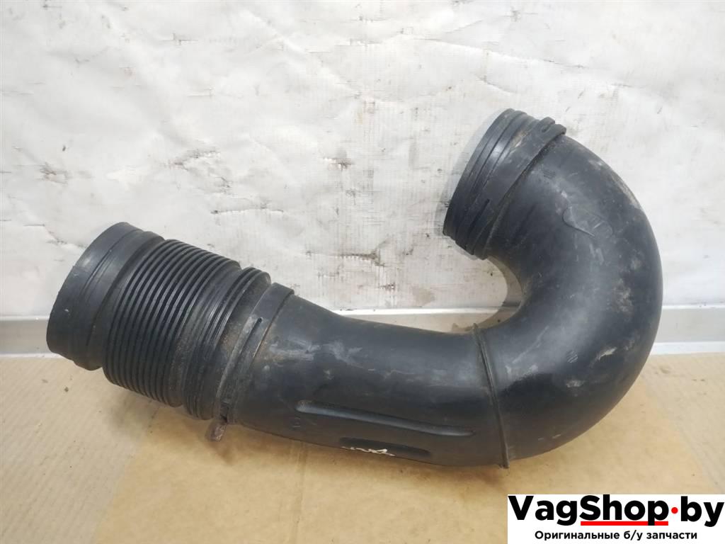 воздуховод Volkswagen Touareg 2 поколение 2012, 3.6 л., FSI, CGR, бензин, АКПП, серебро, внедорожник 5 дв., полный привод, 7P6129684B - фото №1