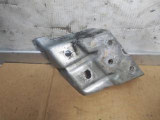 крепление ( кронштейн ) крыла Volkswagen Touareg 2 поколение 2012, 3.6 л., FSI, CGR, бензин, АКПП, серебро, внедорожник 5 дв., полный привод, 7P6821152A