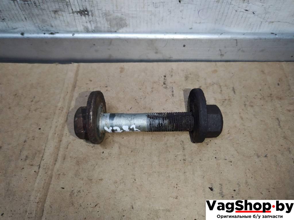 болт развальный Volkswagen Touareg 2 поколение 2012, 3.6 л., FSI, CGR, бензин, АКПП, серебро, внедорожник 5 дв., полный привод - фото №1