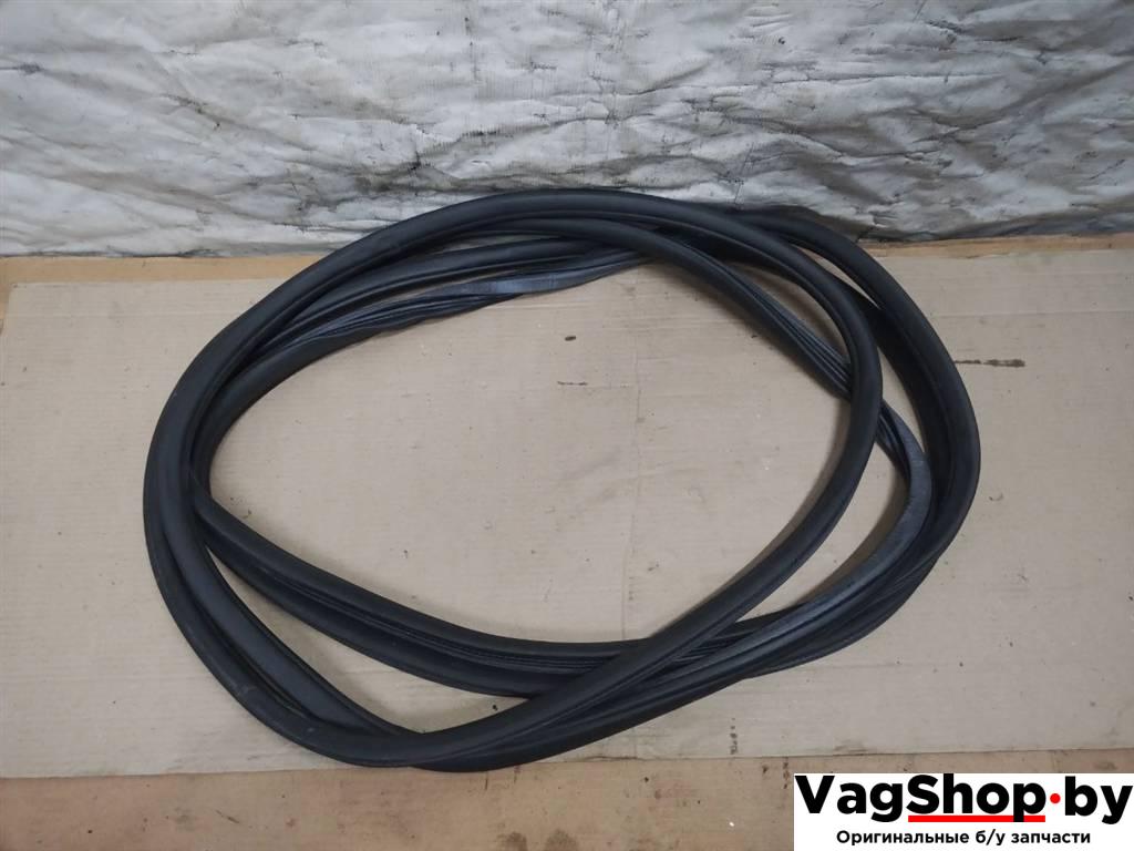 уплотнитель двери Volkswagen Touareg 2 поколение 2012, 3.6 л., FSI, CGR, бензин, АКПП, серебро, внедорожник 5 дв., полный привод, 7P0867365B - фото №1