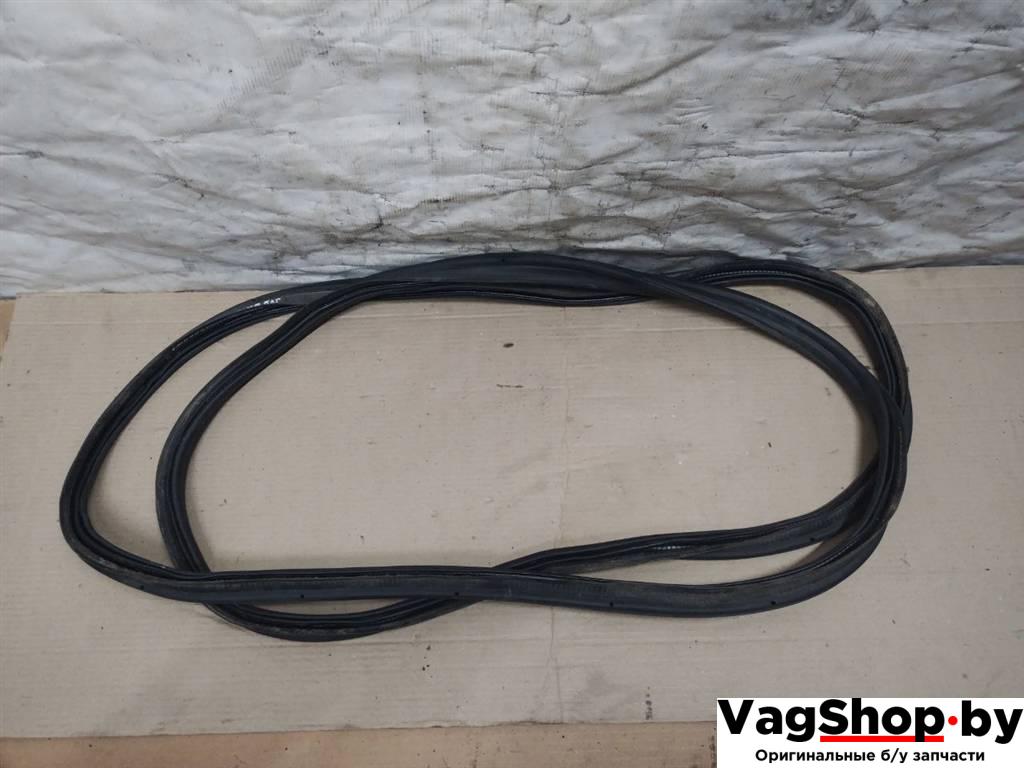 уплотнитель Volkswagen Touareg 2 поколение 2012, 3.6 л., FSI, CGR, бензин, АКПП, серебро, внедорожник 5 дв., полный привод, 7P6827705 - фото №1