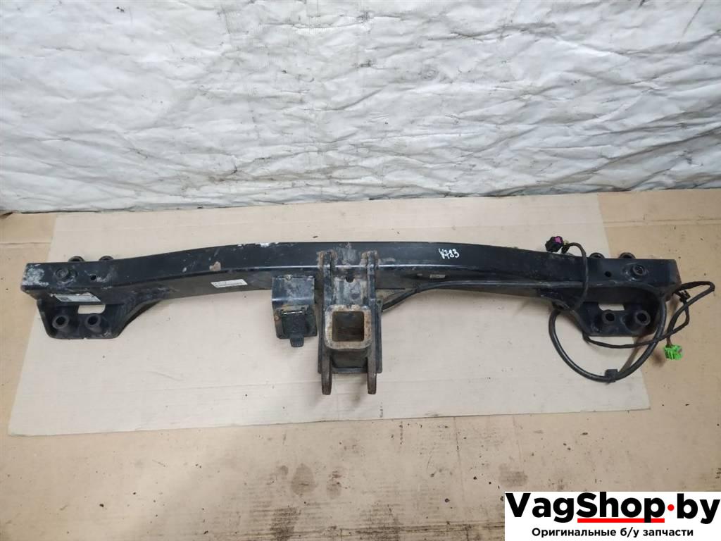 прицепное устройство (фаркоп) Volkswagen Touareg 2 поколение 2012, 3.6 л., FSI, CGR, бензин, АКПП, серебро, внедорожник 5 дв., полный привод, 7P0803881B - фото №1