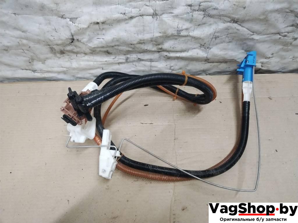 трубка топливная Volkswagen Touareg 2 поколение 2012, 3.6 л., FSI, CGR, бензин, АКПП, серебро, внедорожник 5 дв., полный привод, 7L6919715D - фото №1