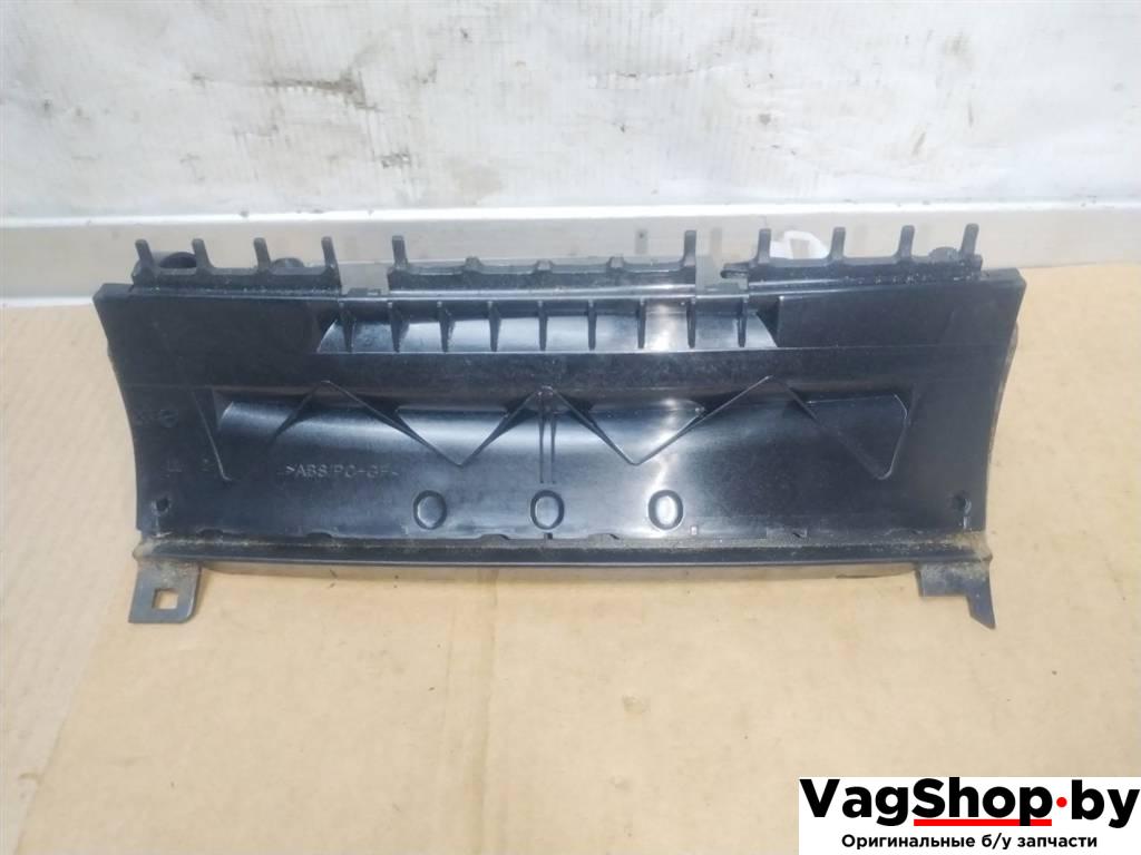 пепельница Volkswagen Touareg 2 поколение 2012, 3.6 л., FSI, CGR, бензин, АКПП, серебро, внедорожник 5 дв., полный привод, 7P1863071 - фото №1