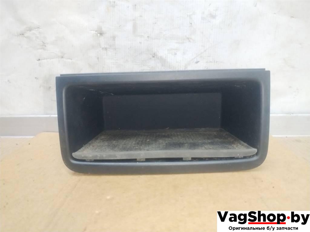 бардачок Volkswagen Touareg 2 поколение 2012, 3.6 л., FSI, CGR, бензин, АКПП, серебро, внедорожник 5 дв., полный привод, 7P6863092 - фото №1