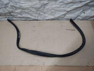 уплотнитель подкапотного пространства Volkswagen Touareg 2 поколение 2012, 3.6 л., FSI, CGR, бензин, АКПП, серебро, внедорожник 5 дв., полный привод, 7P6823723