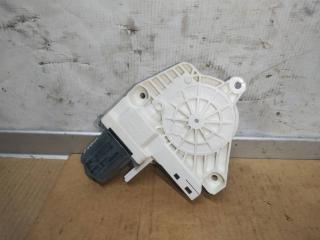 моторчик стеклоподъемника задний правый Volkswagen Touareg 2 поколение 2012, 3.6 л., FSI, CGR, бензин, АКПП, серебро, внедорожник 5 дв., полный привод, 8K0959811A