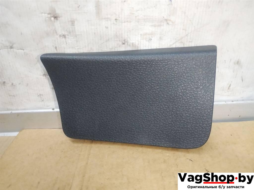 обшивка крышки багажника Volkswagen Touareg 2 поколение 2012, 3.6 л., FSI, CGR, бензин, АКПП, серебро, внедорожник 5 дв., полный привод, 7P6867655 - фото №1