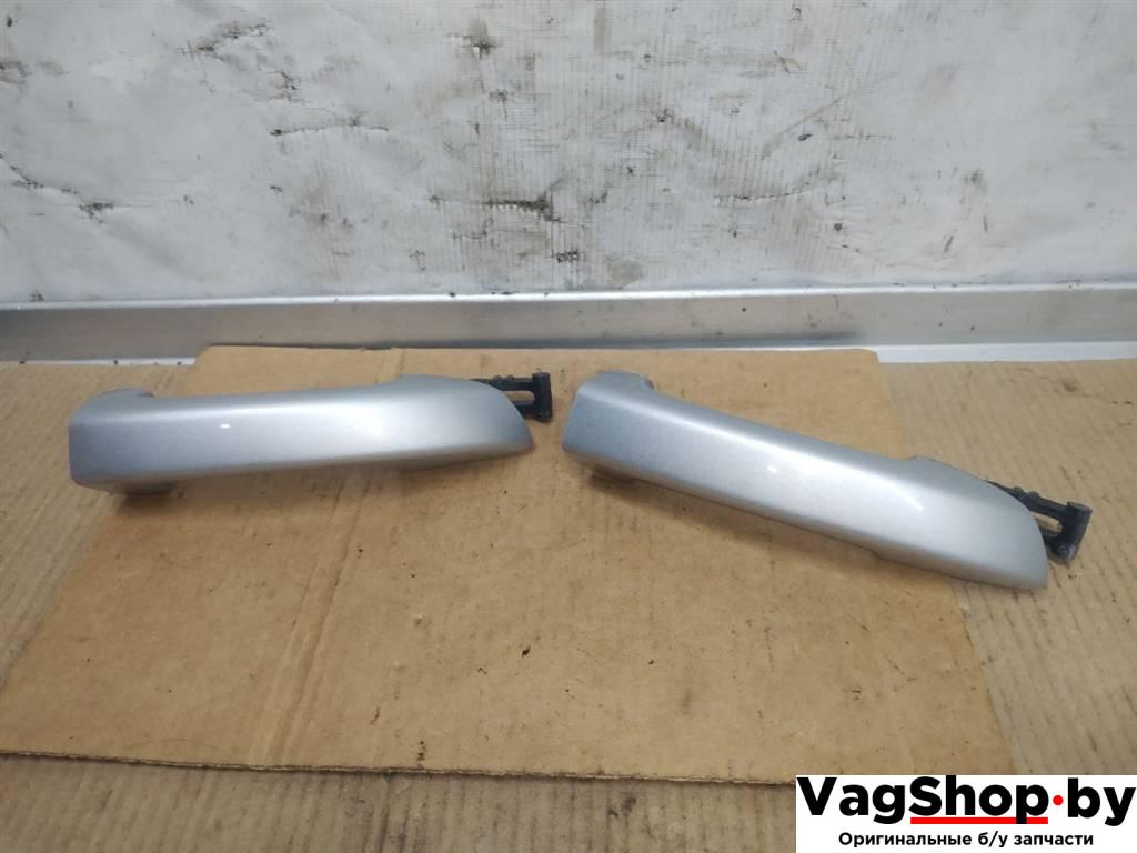 ручка наружная Volkswagen Touareg 2 поколение 2012, 3.6 л., FSI, CGR, бензин, АКПП, серебро, внедорожник 5 дв., полный привод, 7P6837205E - фото №1