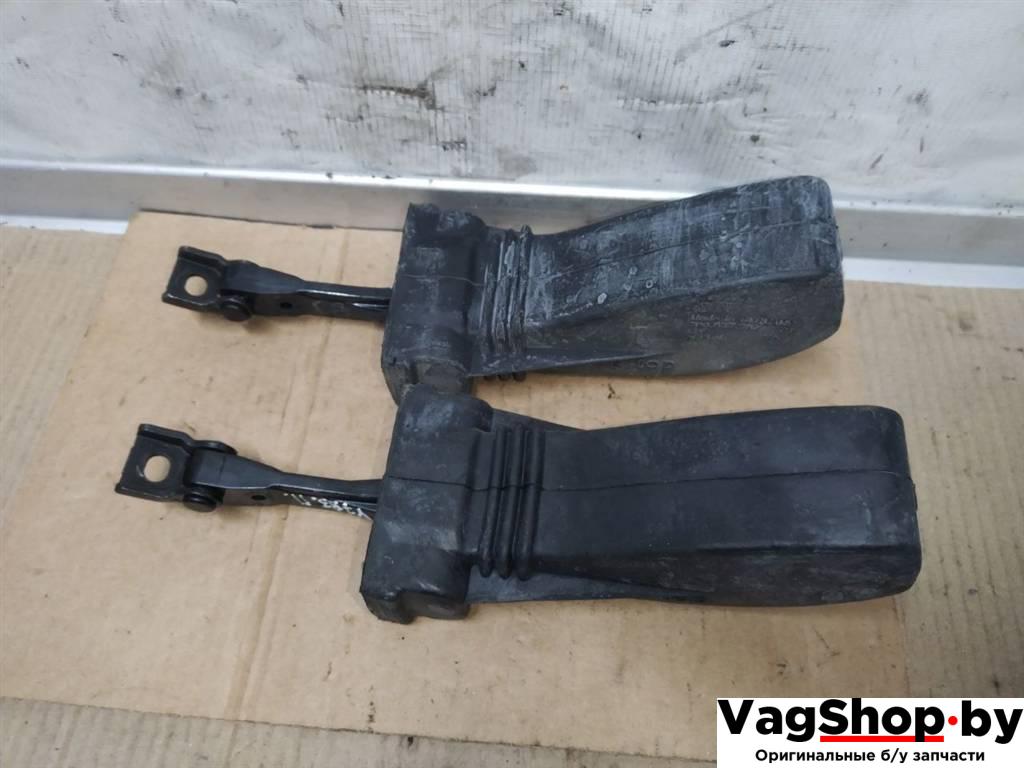 ограничитель открывания двери Volkswagen Touareg 2 поколение 2012, 3.6 л., FSI, CGR, бензин, АКПП, серебро, внедорожник 5 дв., полный привод, 7P0837249B - фото №1